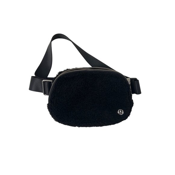 Lululemon Handbags - Lululemon Everywhere Fleece Belt Bag